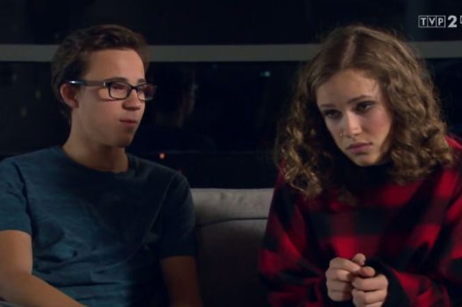 Barwy szczęścia odcinek 1612 Angela (Helena Englert) Kajtek (Jakub Dmochowski)