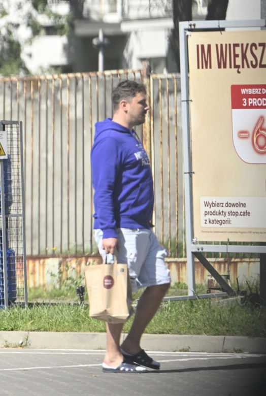 Daniel Martyniuk załatwia sprawunki w Warszawie