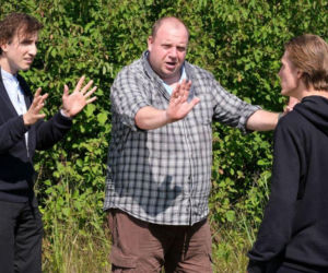 M jak miłość odc. 1894. Tadeusz (Bartłomiej Nowosielski), ksiądz Grzegorz (Paweł Janyst), Krystian (Hubert Czajka)