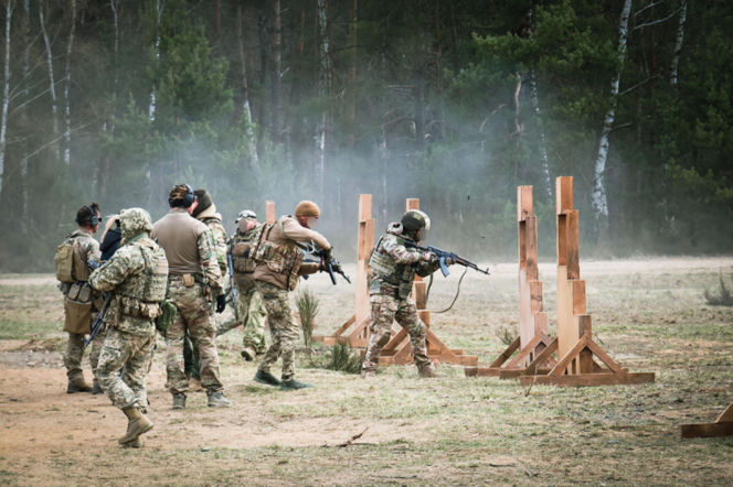 Ukraińscy żołnierze przechodzą intensywne szkolenia