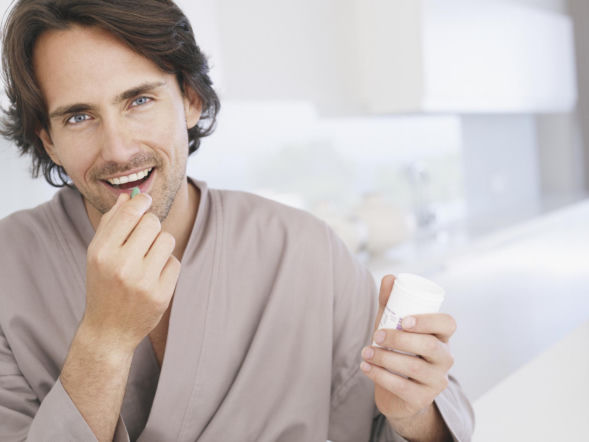 Te suplementy bierze pół Polski. Lekarze ostrzegają