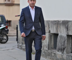 Zamiast na Nowogrodzkiej, Morawiecki i jego stronnicy spotkali się przy Konopnickiej. Były cukierki dla dziennikarzy