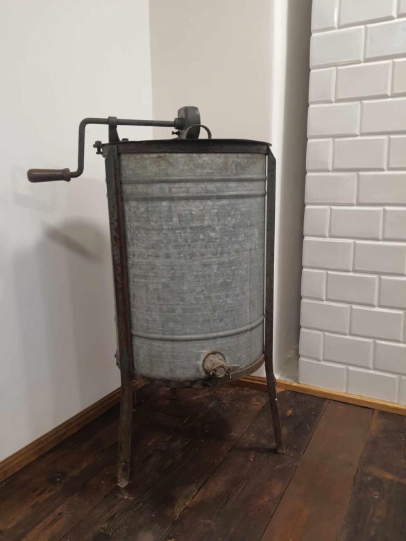  Leśniczówka przy ul. Rydzowej 