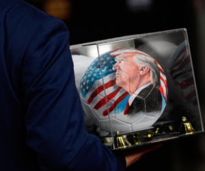 Donald Trump z Nagrodą Pokoju