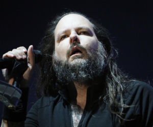 Jonathan Davis był wielką gwiazdą rocka z piękną dziewczyną. A oni i tak widzieli w nim tylko pedała