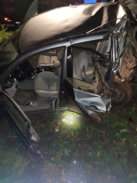 Zmasakrowane auto pod Płockiem! Umierał na ich oczach, ale nie poddali się (ZDJĘCIA]