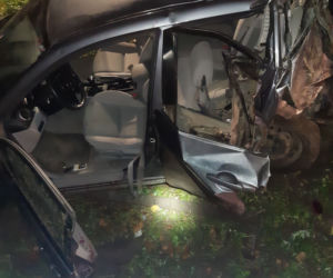 Zmasakrowane auto pod Płockiem! Umierał na ich oczach, ale nie poddali się (ZDJĘCIA]