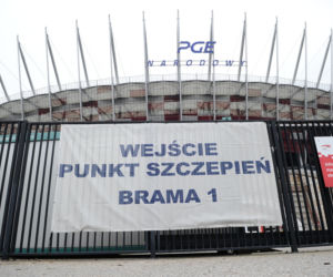 Darmowe noclegownie, szczepienia bez zapisu. Tak Warszawa pomaga uchodźcom