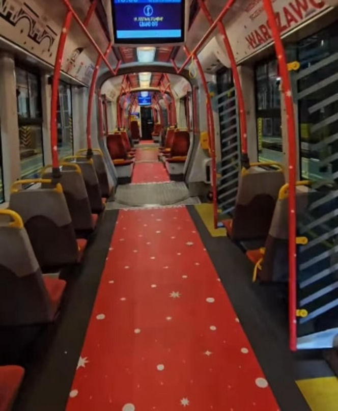 Świąteczny warszawski tramwaj 2025