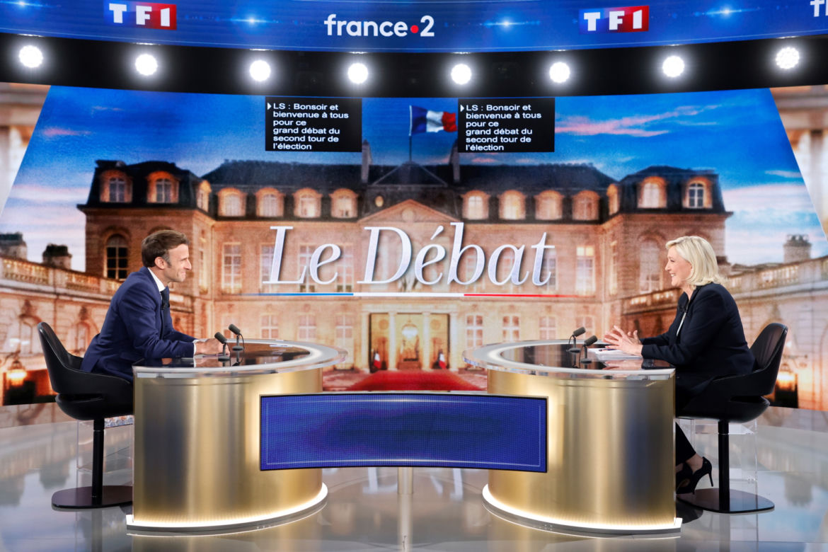 Emmanuel Macron i Marine Le Pen starli się w debacie. Kto wygra wybory?