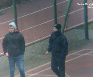 Kibole Ruchu Chorzów pomalowali mury szkolne
