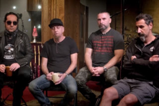 System Of A Down zebrali 600 tysięcy dolarów na rzecz Armenia Fund i przy okazji opublikowali specjalny wywiad [WIDEO]