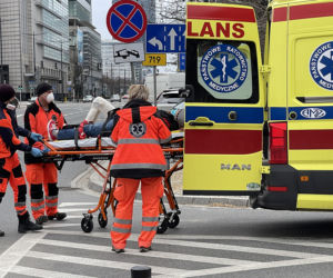 Staranował hulajnogę, uciekł i wrócił. Wypadek w samym centrum Warszawy 