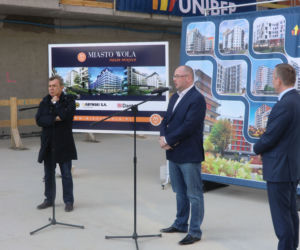 Warszawskie osiedle mieszkaniowe Miasto Wola. Inwestorami są Grupa Waryński i Dantex, zaś generalnym wykonawcą firma UNIBEP