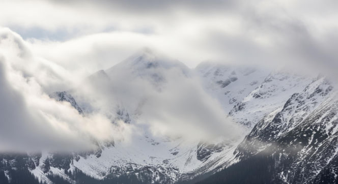 To będzie prawdziwe załamanie pogody! Na ferie zimowe 2026 aura niczym w PRL-u. Górale już szykują sanie bo ma być nawet minus 20 stopni! Zima stulecia zaatakuje w ferie?