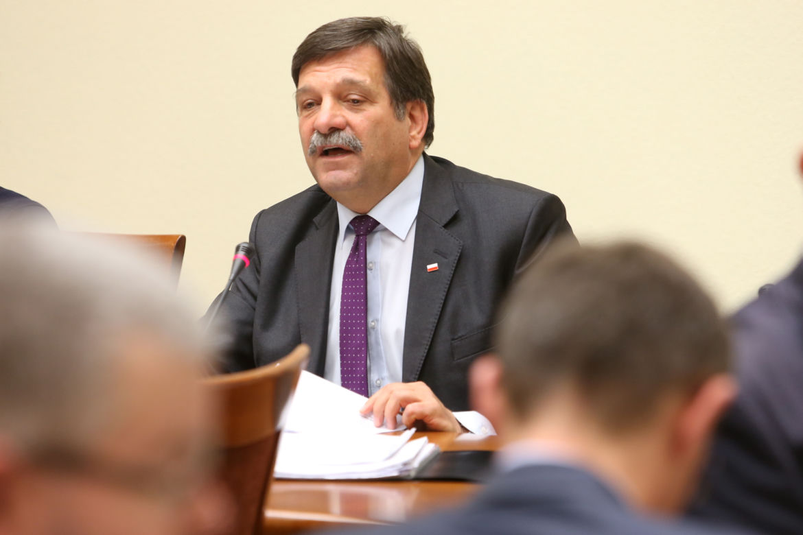 Wojna w PiS o handel w niedzielę
