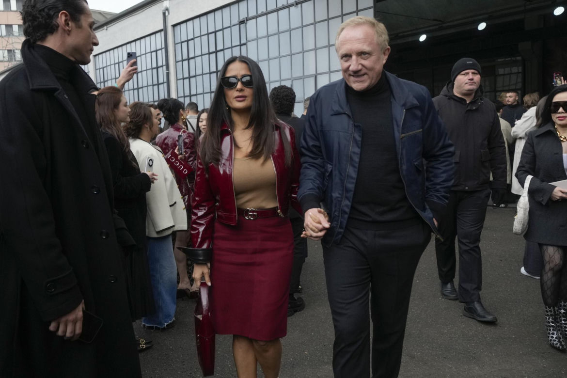 Salma Hayek pokazała niepublikowane zdjęcia ze ślubu. Tak wyglądała 15 lat temu. Wow!