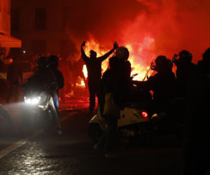 Francja płonie, Macronowie się bawią! Te zdjęcia oburzyły Francuzów