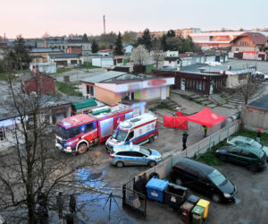 Nożownik z Brzezin z zarzutami. Zginął mężczyzna, policjant został ranny