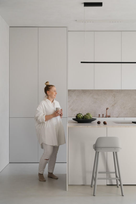 Minimalistyczne mieszkanie architektki