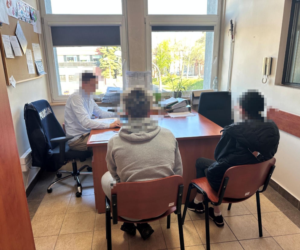 Ojciec został pobity, 14-latek musiał oddać koszulkę. Wiek zatrzymanych szokuje