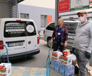 Poznaniacy gotują dla szpitali