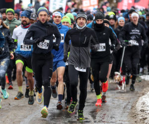 Wystrzał startera zamiast szampana. Tłumy powitały Nowy Rok na XX Śląskim Maratonie Noworocznym Cyborg