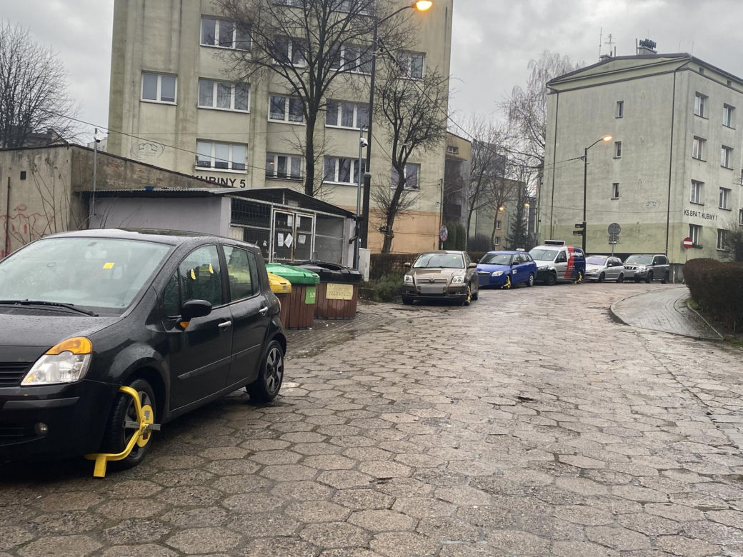 Żniwa Straży Miejskiej w Katowicach. Parkujących czekała niemiła niespodzianka.