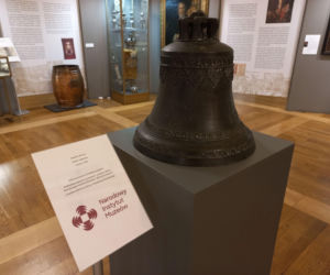 Komu bił ten dzwon? Unikatowy eksponat w muzeum w Lesznie [ZDJĘCIA]