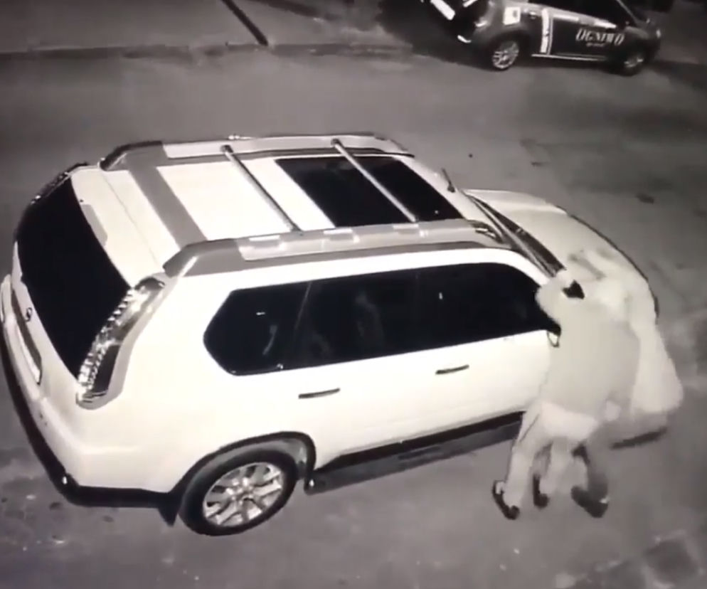 Celowo podpalili zaparkowane auto w Gorzowie. Kamery nagrały całe zdarzenie 