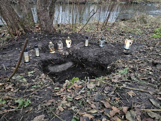 Poćwiartował ciało współlokatora i zakopał w parku! Po wszystkim napisał do matki Mateusza