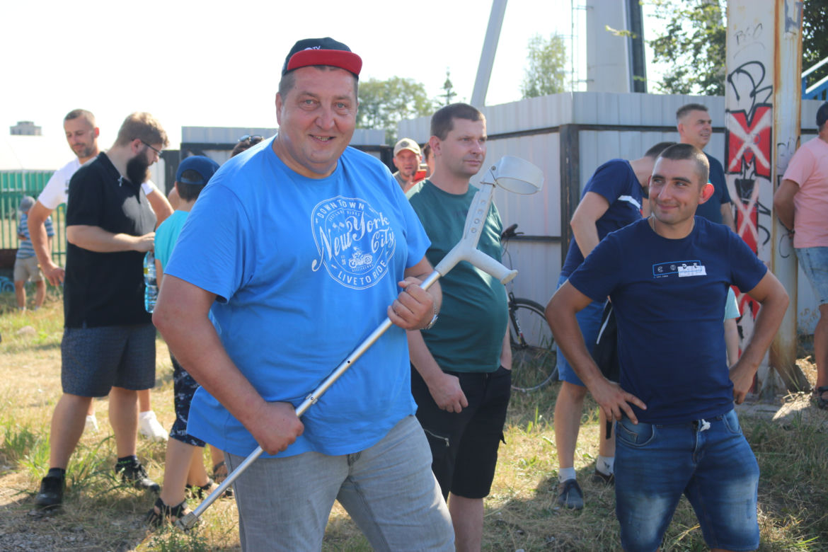Charytatywny Wrak Race. Andrzej z Plutycz i Adam Kraśko zbierali pieniądze dla chorej Dominiki