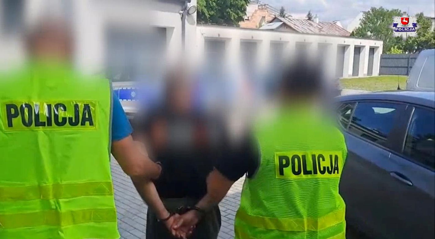 Ruszył z szablą na policjantów! Miał też granaty