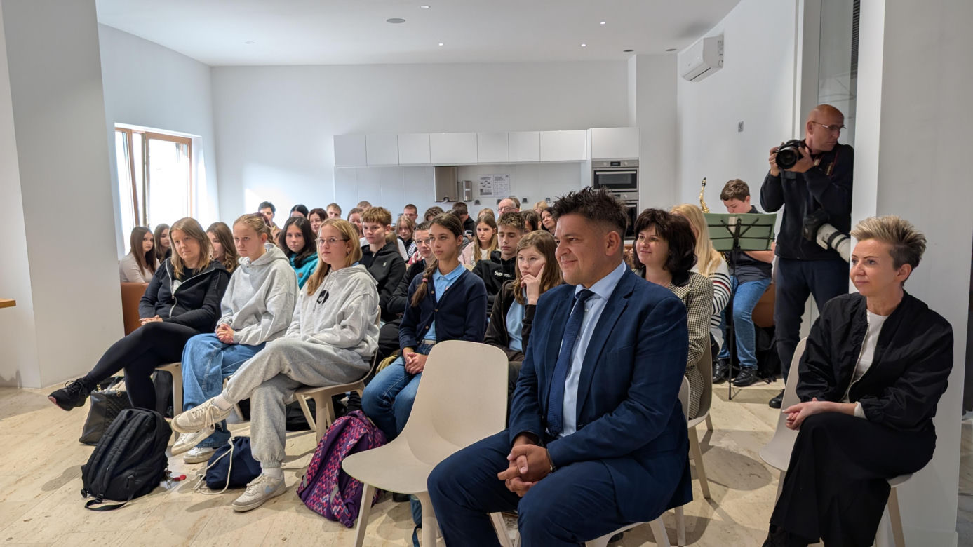 Piąta edycja akcji "Tulipany dla hospicjum Via Spei"