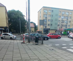 Niebezpieczne zapadliska na ulicy Tkackiej