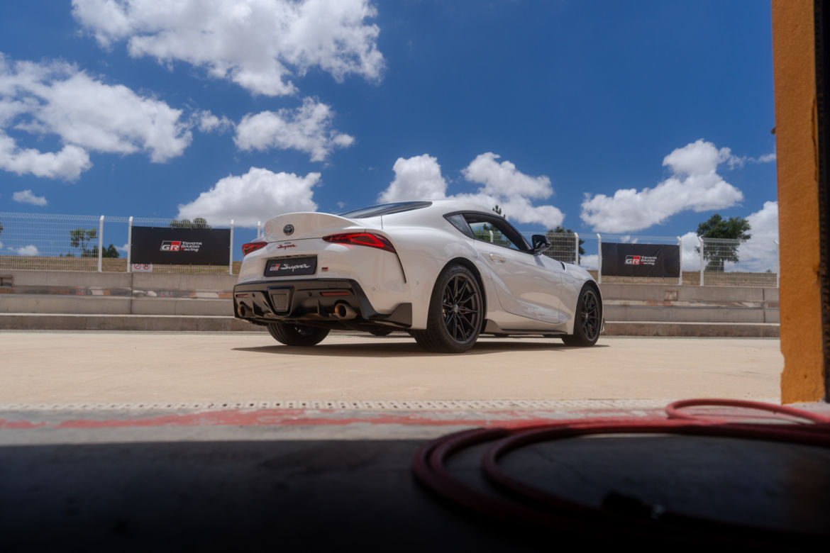 Toyota GR Supra 3.0 Twin-Scroll Turbo 6M/T