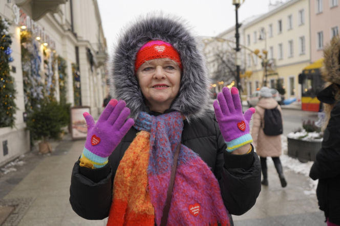 Zbierali do puszki na zdrowe brzuszki. Serduszkowe szaleństwo opanowało stolicę