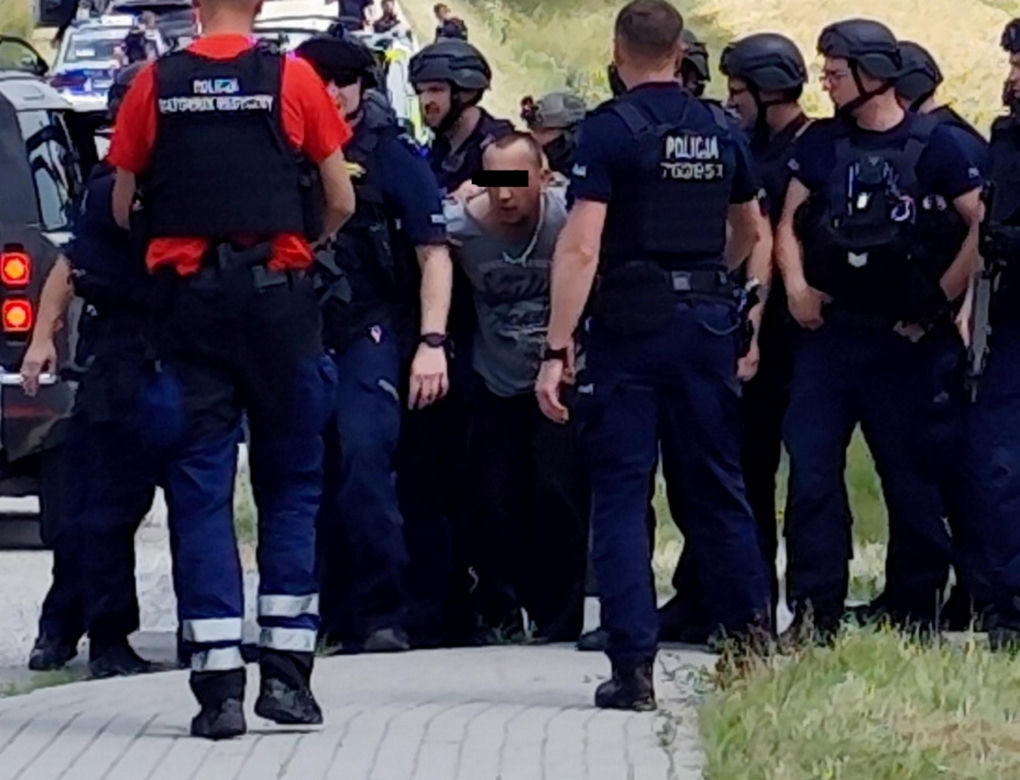 Zatrzymanie Dariusza R. po zbrodni w Mierzawie