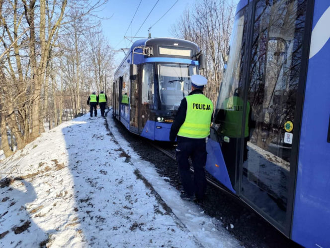 Kraksa tramwajów w Krakowie! Są ranni, utrudnienia komunikacyjne. Sprawdź zmienione trasy