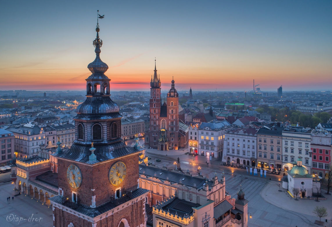 Kraków niczym Las Vegas. Takich zdjęć nocnego miasta jeszcze nie widziałeś