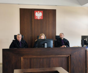 Jechał pod wpływem alkoholu, rozbił mercedesa o słup. 18-letnia Ania zginęła na miejscu