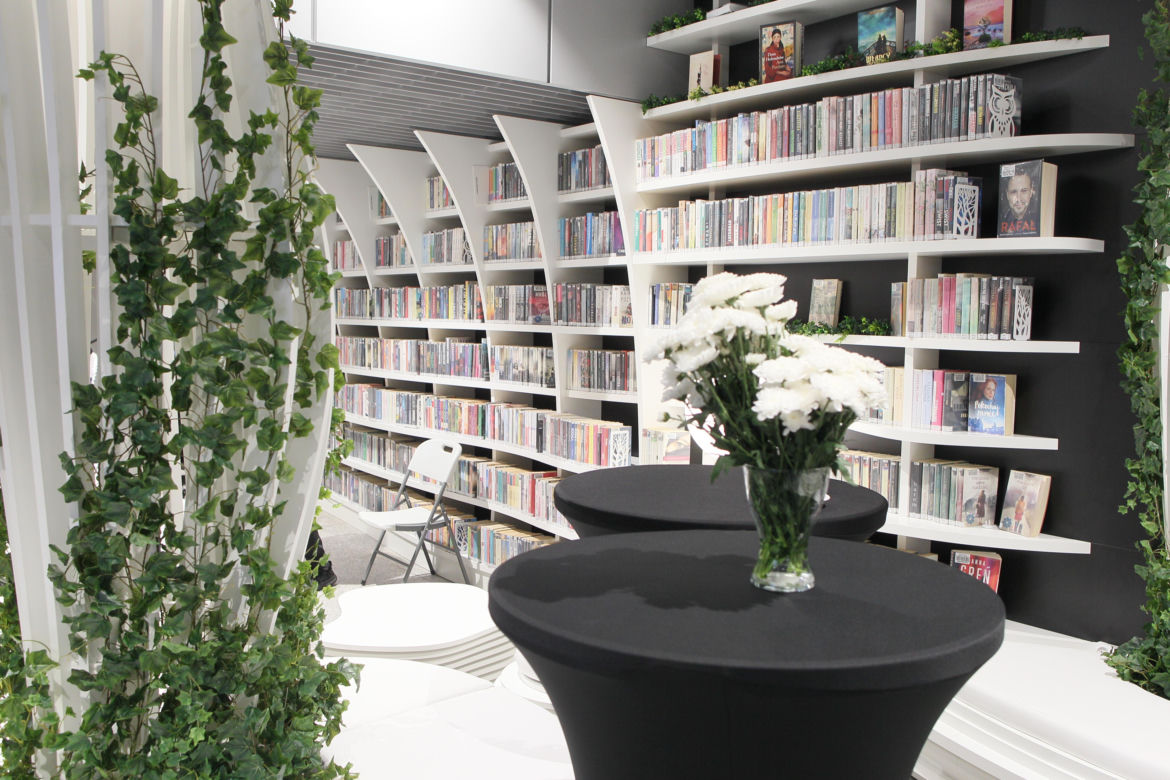 Otworzyli pierwszą w Polsce bibliotekę na stacji metra. Metroteka już działa