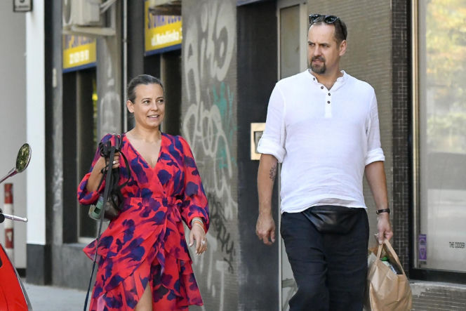Anna Mucha na bazarze