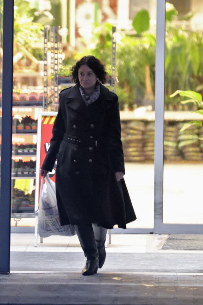 Anna Maria Żukowska buszuje w kwiatach