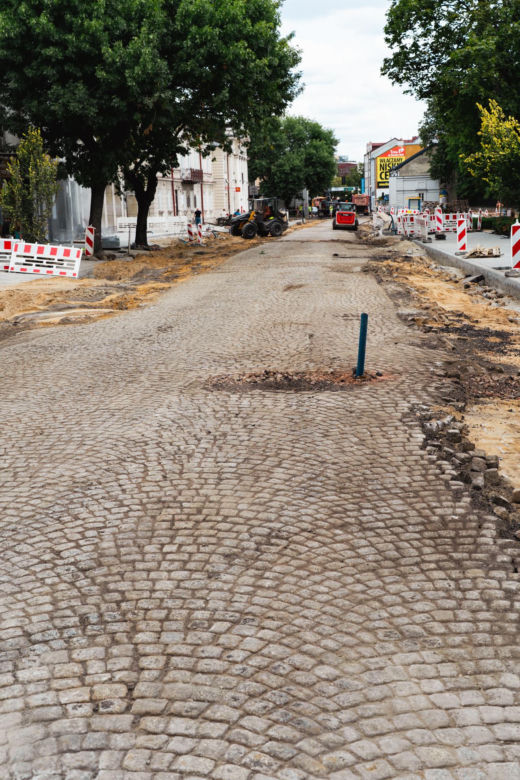 Zabytkowy bruk na Piłsudskiego w Siedlcach