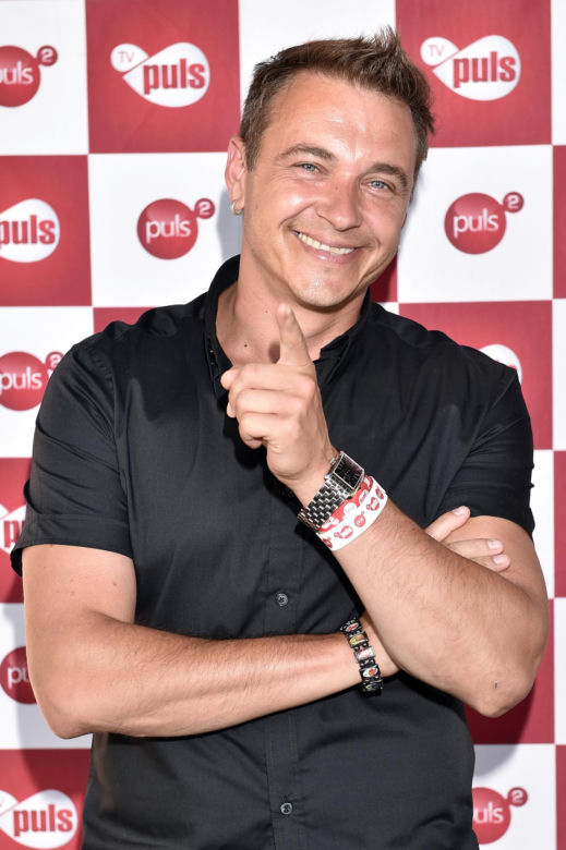 Zaczynał od rocka, dziś jest królem disco polo. Tak przez lata zmieniał się Radek Liszewski