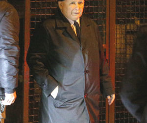Hipsterska stylizacja Jarosława Kaczyńskiego. Prezes gotowy na zimę