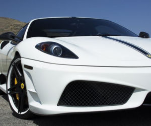 Floyd Mayweather sprzedaje swoje Ferrari