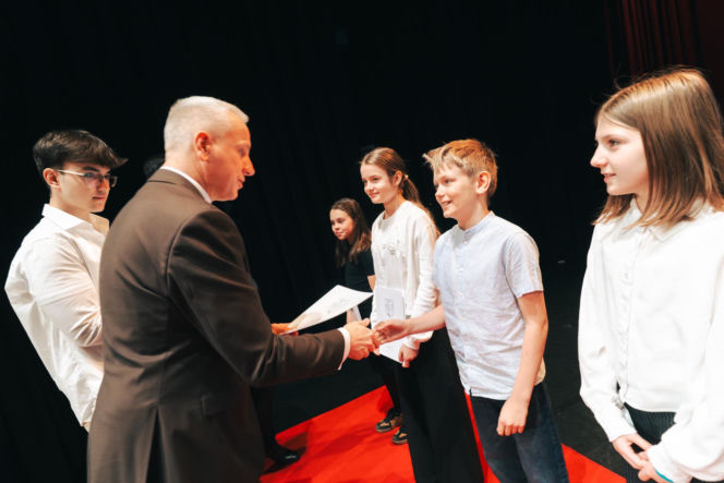 Najzdolniejsi uczniowie odebrali stypendia Prezydenta Miasta Siedlce