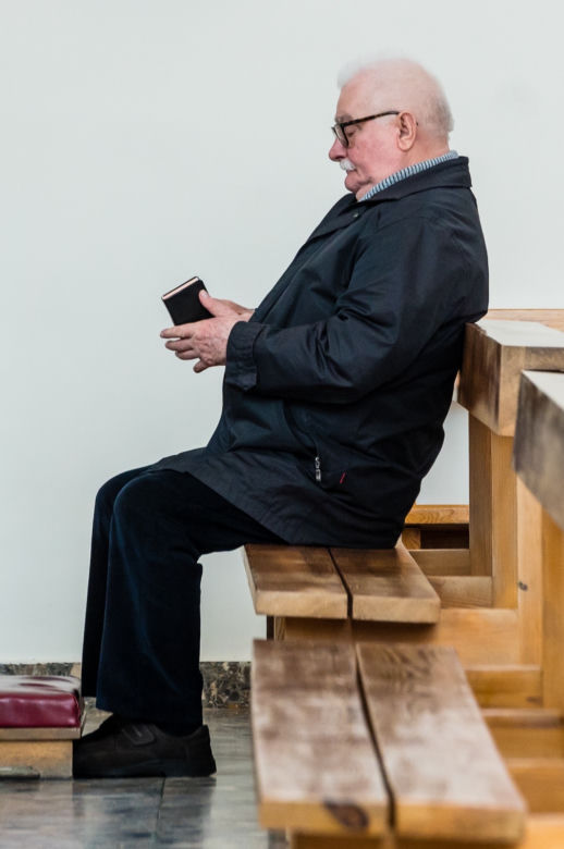 Koronawirus w Trójmieście. Ochroniarze Lecha Wałęsy w maseczkach